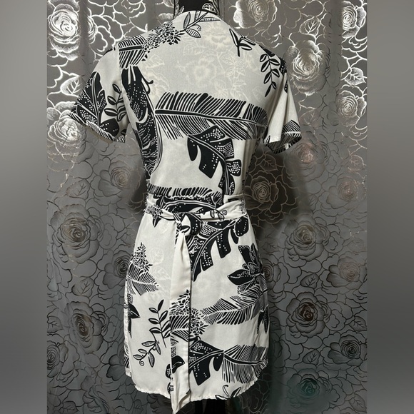 Black White Palm Print Short Wrap Dress - Picture 3 of 5